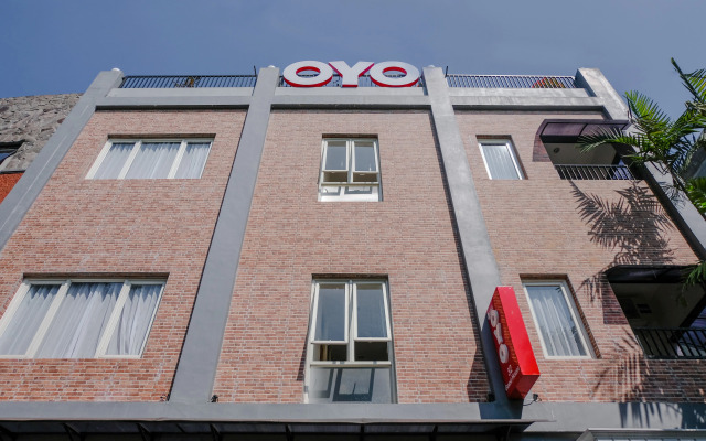 OYO 354 32 Guest House