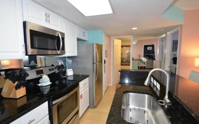 Sunrise Suites by TO