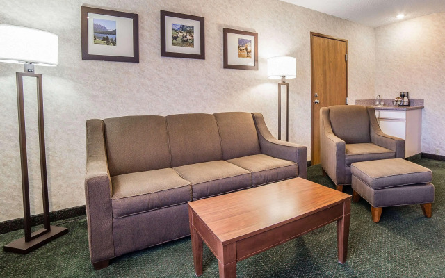 Yellowstone River Inn & Suites