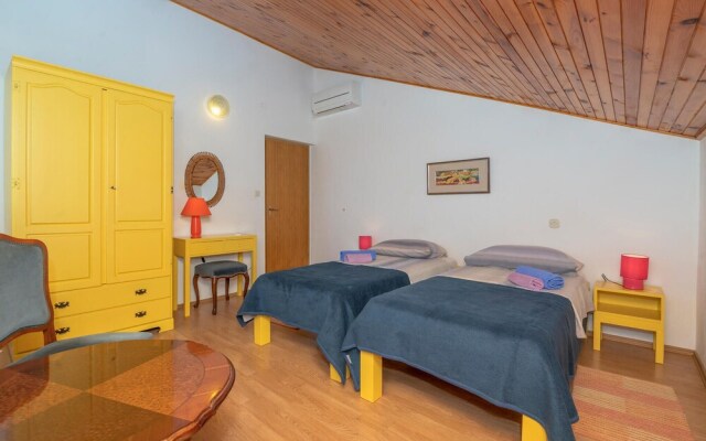 Amazing Home in Hvar With Wifi and 3 Bedrooms