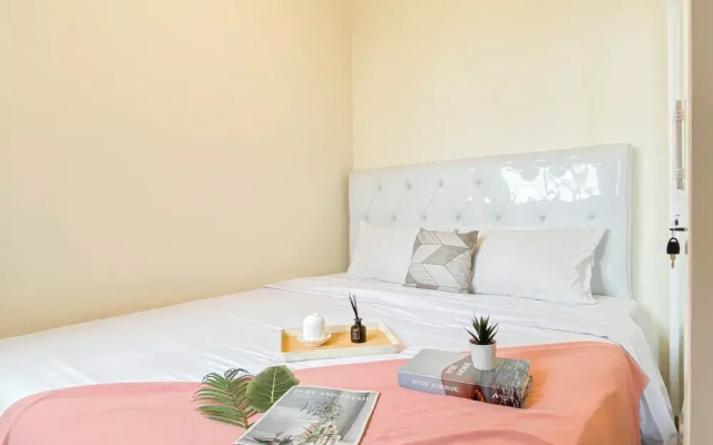 Simple And Bright 3Br At Meikarta Apartment
