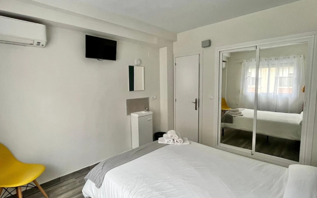 Click & Room