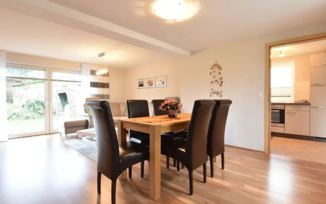 Cozy Holiday Home in Hohenkirchen near Baltic Sea