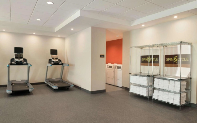 Home2 Suites by Hilton Milwaukee Airport