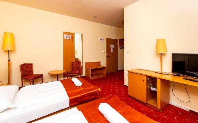 Gastland M0 Hotel & Restaurant & Conference Center