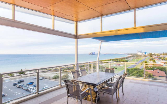 Spinnakers by Rockingham Apartments