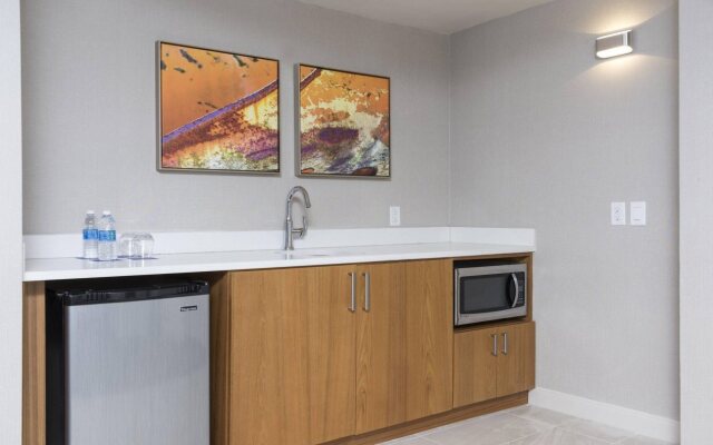 Sonesta Hotel Grand Rapids Airport