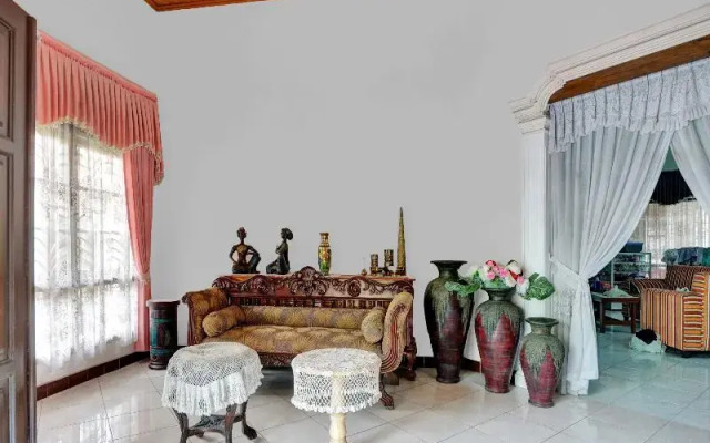 SPOT ON 90539 Taman Borobudur Guest House