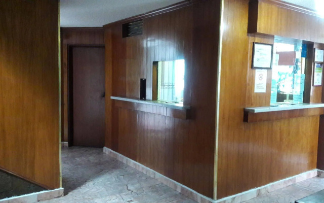 Hotel Polly