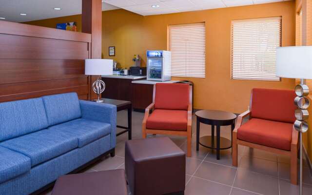 Comfort Inn & Suites