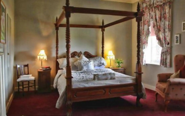 Rowley Manor Hotel