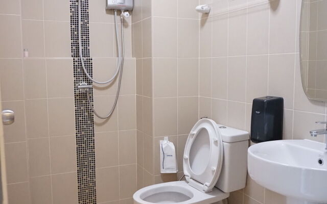 Chompu Nakarin Apartment