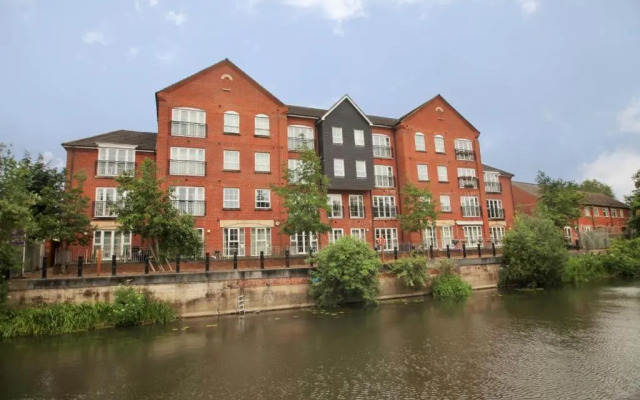 Hunters Wharf River View by Select SA