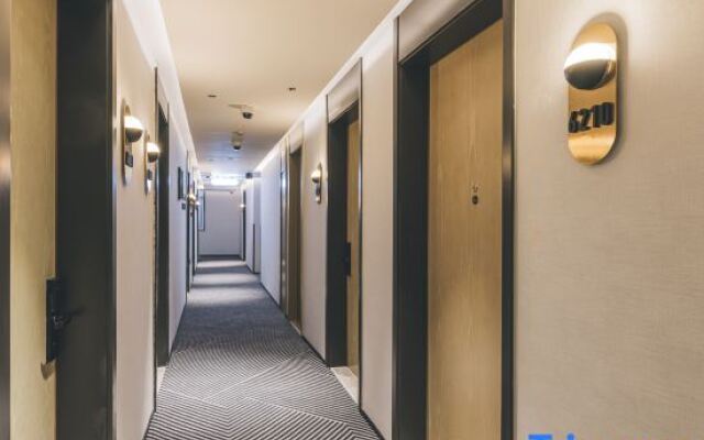 Atour X Hotel Shanghai The Bund Nanjing East Road Subway Station