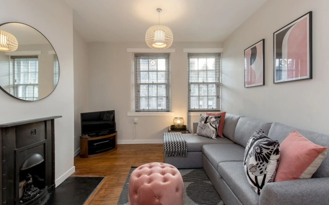 Unique & Stylish Grassmarket Apt - Close to Castle