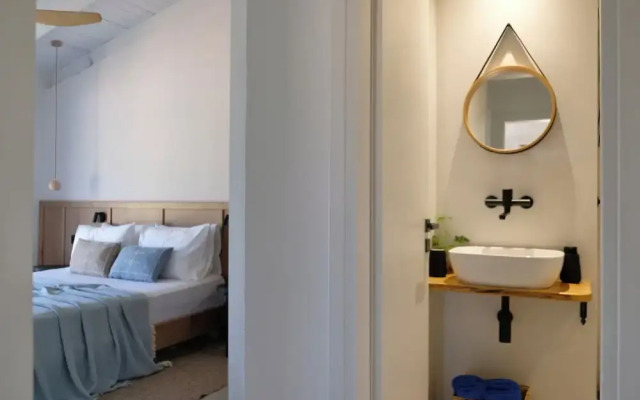 Evia Bay Suites & Retreats