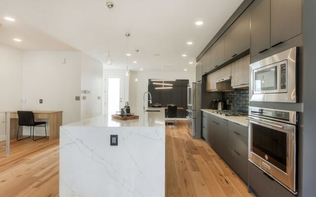 New Luxury Townhome 29