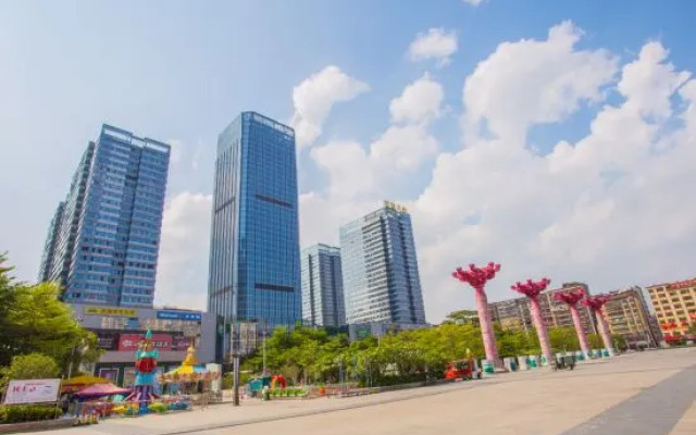 Yuehui International Apartment