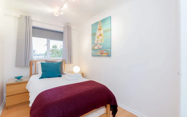 Holland Park Heights by BaseToGo