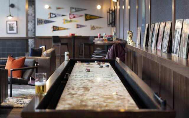 Moxy Nashville Vanderbilt Area