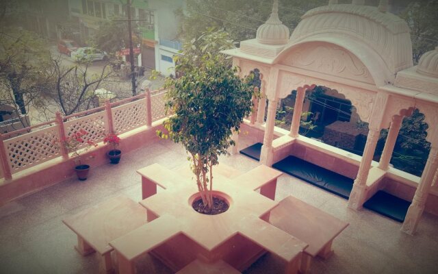 Mosutache Agra - Hostel