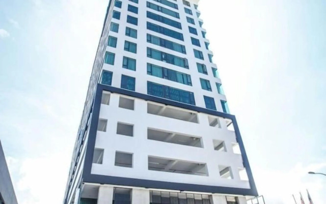 Marina Travellers Suite SKY Karamunsing