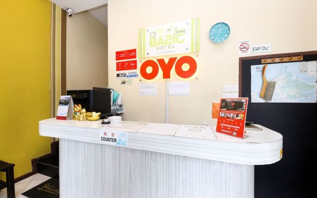 OYO 228 Basic Hotel