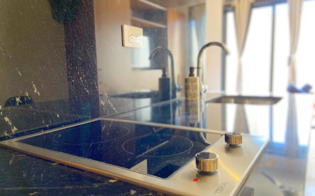 Charming and Bright Studio