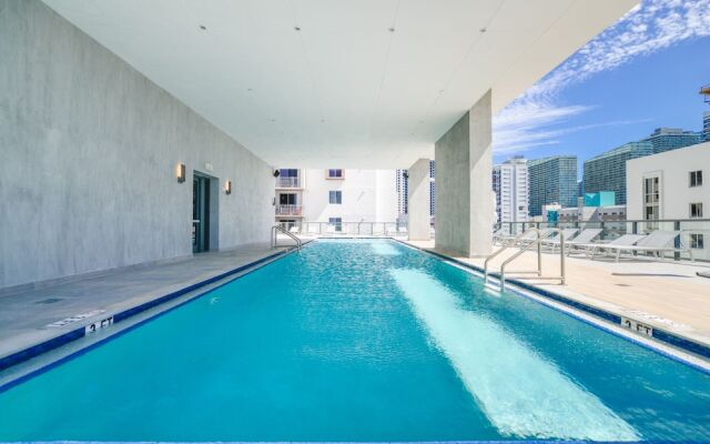 Prime location Luxury Condo at brickell