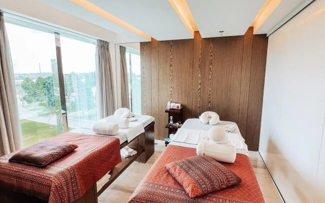 Suryaa Hotel Pinhais, Curio Collection by Hilton