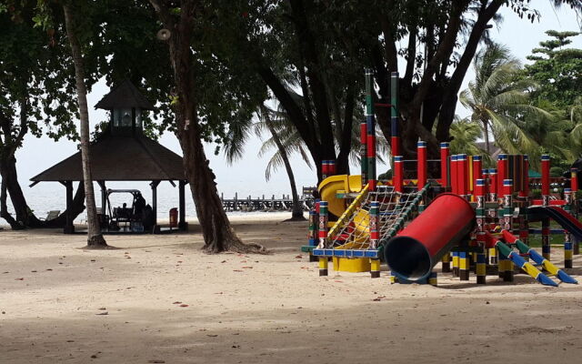 Pulau Ayer Resort & Cottages