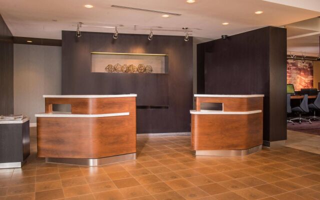 Courtyard Fairfax Fair Oaks