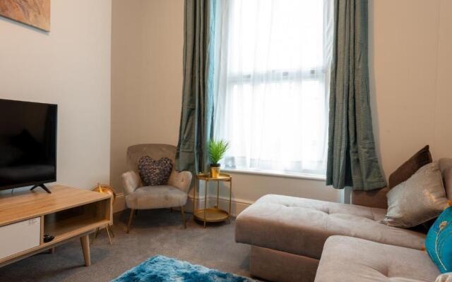 St James Place 4 bed Apt with ALTIDO