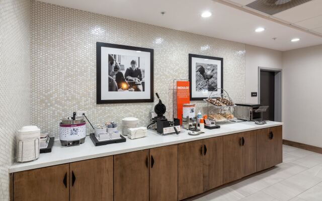 Hampton Inn & Suites Dallas East