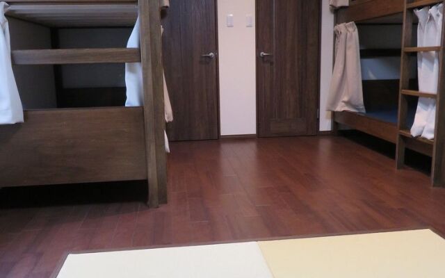 Azalea - Hostel