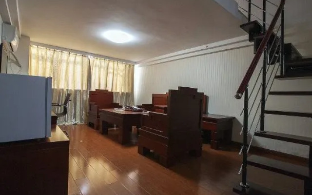 Yifeng Business Motel