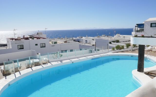 Puerto del Carmen with sea views