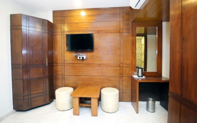 Capital O Hotel Cargo by JD