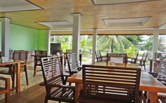 Khanom Sunrise Beach Hotel