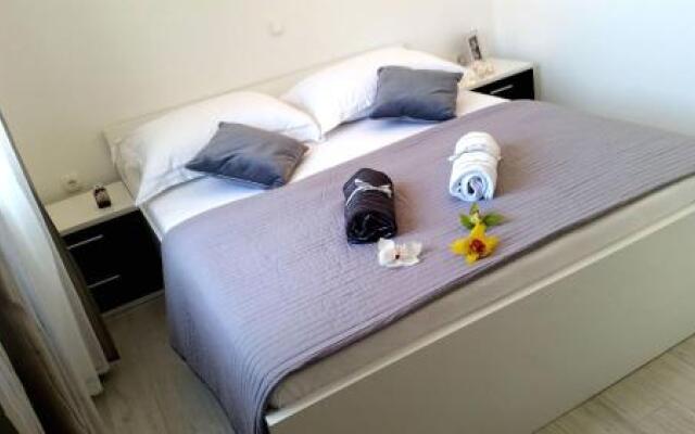 Apartments Sea Reflections