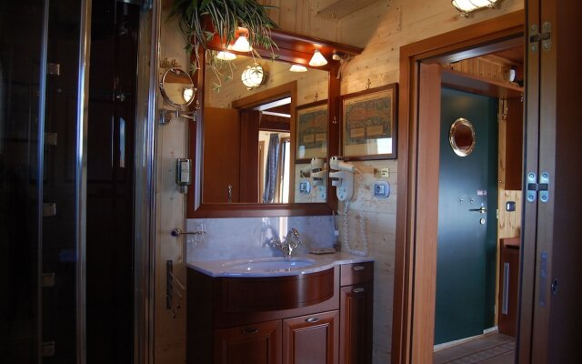 Oasis Golden Lagoon Chalet