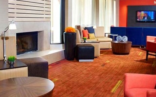 Courtyard by Marriott Louisville East