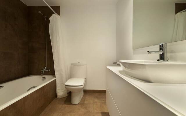 Apartment - 3 Bedrooms with Pool and WiFi - 107470