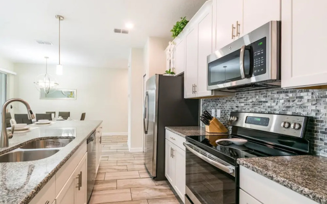 Juliet Circle Circle Villa Story Lake