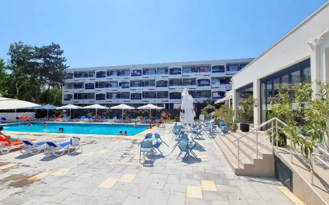 Hotel Holiday Blue