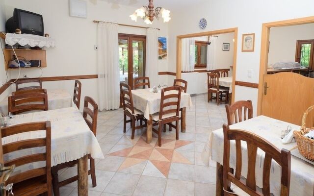 Evrostini Guest House