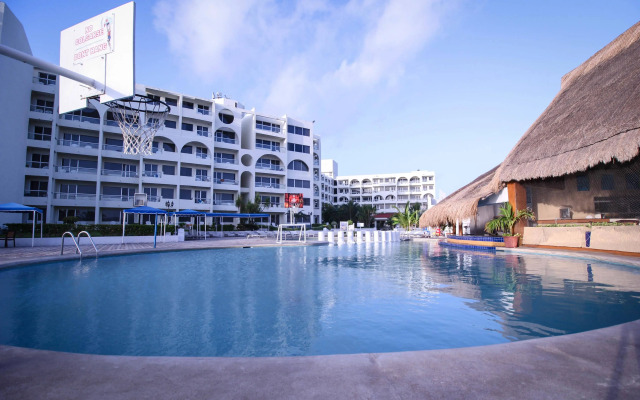 Aquamarina Beach Resort