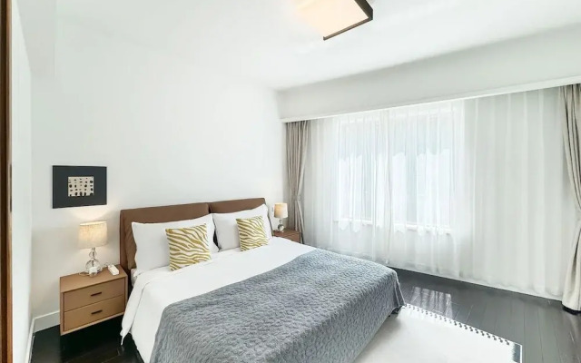 Shanghai West Nanjing RD 3Bed 1Min Metro