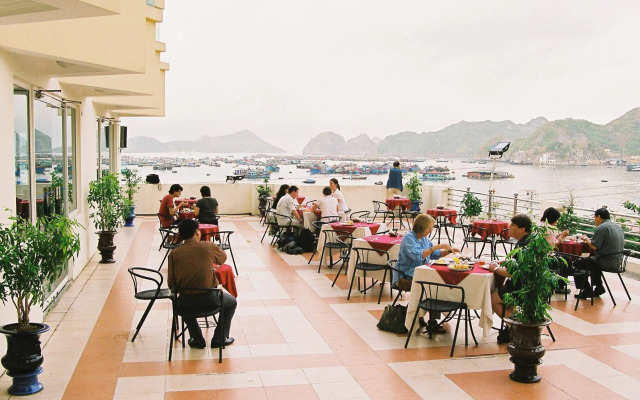 Holiday View Hotel
