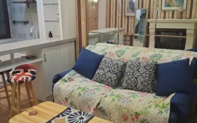 Happiness e Home Apartment